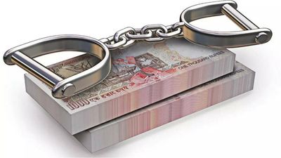 Udaipur: Mining department AEN caught taking bribe in Rajsamand