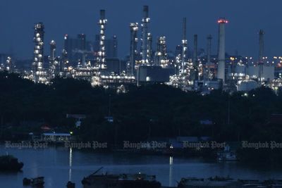 Oil refiners deny Korn's claim of profiteering during hardship