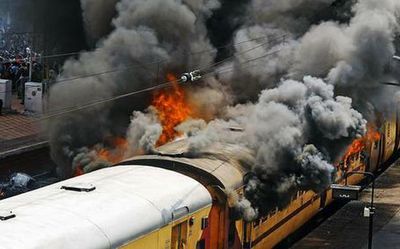 India calls off more than 500 trains as more Agnipath protests loom over