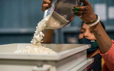 H&M pushes the plastic button