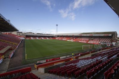 Aberdeen sign Nottingham Forest youngster Richardson on three-year deal