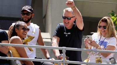 Kerr Wears Special Curry-Themed T-Shirt For Warriors’ Parade