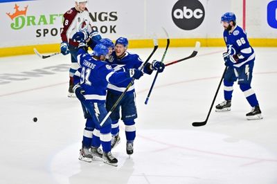 Lightning thrash Avalanche to bounce back in Stanley Cup
