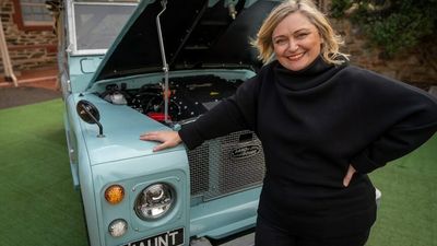 New life for vintage cars turning electric in return of South Australia's annual Bay to Birdwood Run