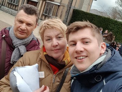 Sick Ukrainian mother blocked from UK due to ‘bureaucratic nightmare’ dies before reuniting with son