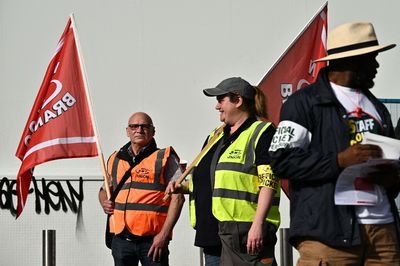 Biggest railway strike in 30 years strands commuters in UK