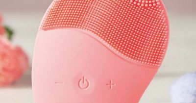 Aldi is selling an £8.99 dupe for FOREO’s £139 cult cleansing gadget