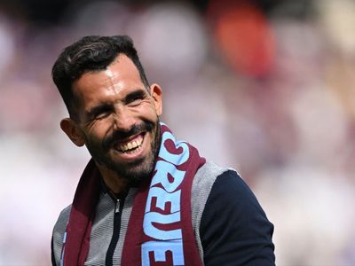 Carlos Tevez takes first managerial job with Rosario Central