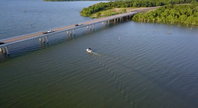 3 men dead after small boat overturns during strong storm on Texas lake