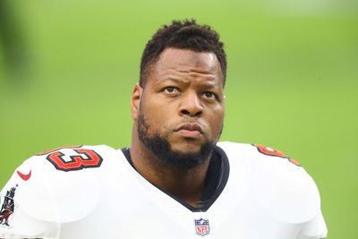 Free agent DT Ndamukong Suh to continue playing, rules out return to Buccaneers