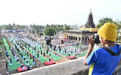 Public performs yoga to mark International Yoga Day in Kalaburagi