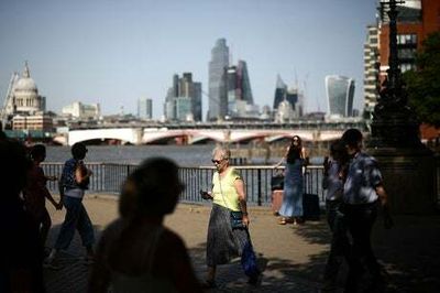 London weather: Temperatures to reach 28C as millions work from home amid rail strikes