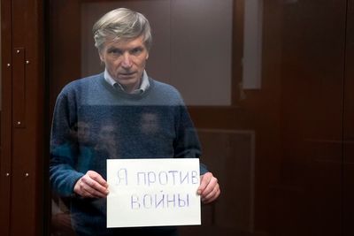 Moscow legislator jailed after opposing action in Ukraine