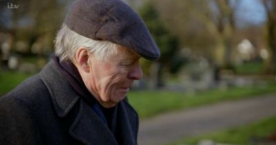 Leeds man breaks down in tears at his dad's grave on Long Lost Family