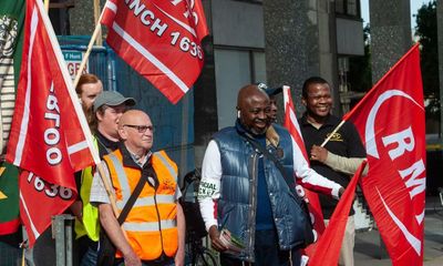 Labour frontbenchers likely to be disciplined for joining rail pickets