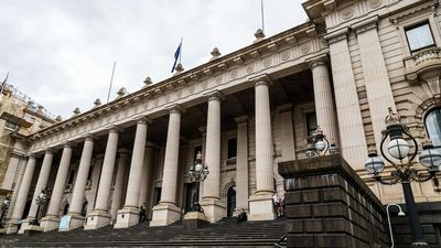 Victoria parliament passes bill banning Nazi symbol, with offenders facing up to a year in jail