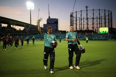 Surrey stay top of Vitality Blast South Group after dramatic win over Somerset