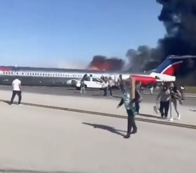 What is Red Air, the Dominican airline whose plane crash landed at the Miami airport?
