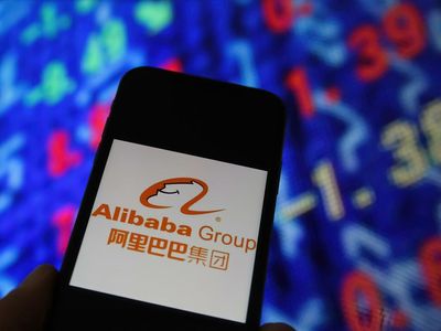 Alibaba Sheds 2%, Nio Jumps 3%: What's Weighing On Hong Kong Stocks Today