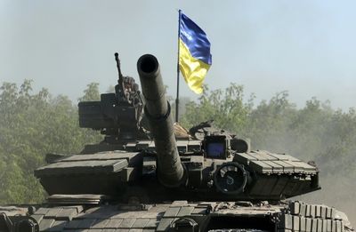 Key Ukrainian city under 'massive' Russian bombardment