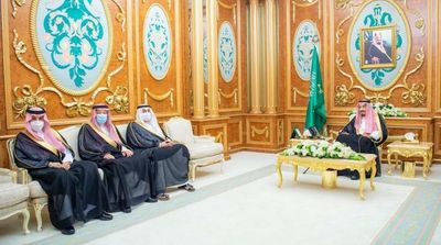 New Ambassadors, Shura Council Member Sworn in Before King Salman