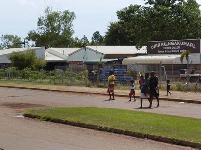 Crossbows fired in violent NT unrest