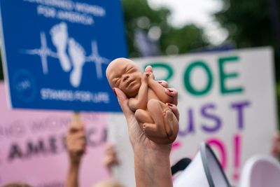 Quarter of abortion clinics will close if Roe v Wade overturned, study says