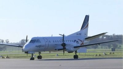 Rex Regional Express pilots vote to take industrial action after pay negotiations fail