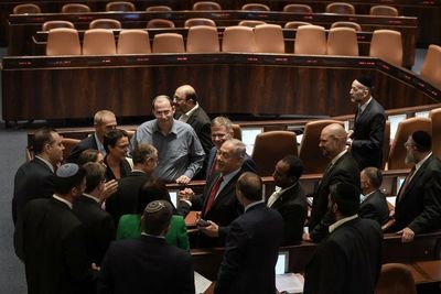 Israel lawmakers take 1st step toward dissolving parliament