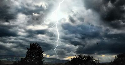 Yellow weather warning issued in UK as thunderstorms expected