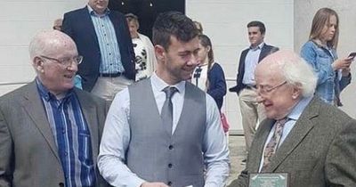Irish man with scoliosis walking 86km while carrying oxygen tank in memory of late dad