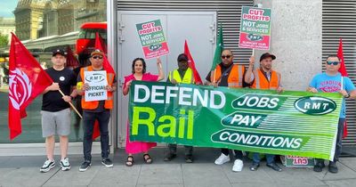 Nottingham MP 'proudly' joins rail strike picket lines after Keir Starmer bans frontbench
