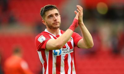 Lynden Gooch signs new Sunderland deal