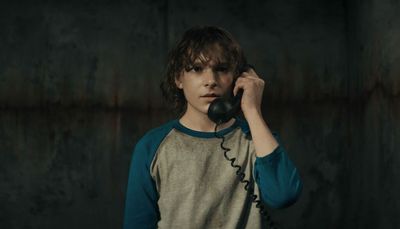From the haunting scares to the ’70s vibe, ‘The Black Phone’ gets everything right