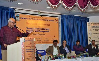Management institutes told to research on latest developments