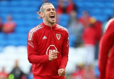 Wales skipper Bale in talks with Cardiff over potential move