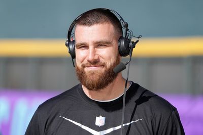 Chiefs TE Travis Kelce accidentally insulted Miss Piggy on the set of ABC’s ‘Holey Moley’