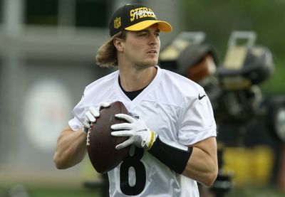 Steelers QB Kenny Pickett last unsigned 1st-round pick