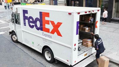 FedEx Stock Soars As Delivery Giant Gives Strong 2023 Outlook After Narrow FDX Earnings Miss