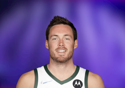 Pat Connaughton to exercise player option, will return to Bucks for 2022-23