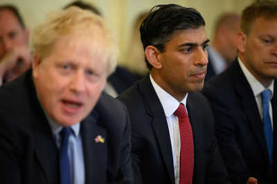 Rishi Sunak faces hostile reception at oil and gas summit in Aberdeen