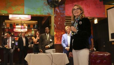 Gabby Giffords fundraises in Chicago in wake of Buffalo and Uvalde shootings: ‘A better world is possible’