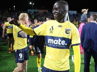 Garang Kuol signs pro deal with Mariners