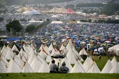 UK weather forecast: Glastonbury braces for thunderstorms as downpours to sweep south
