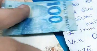 Cheater tries to bribe handyman to hide affair from wife as he shares brazen note