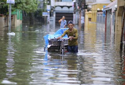 As Bangladesh floods recede, fears of waterborne diseases