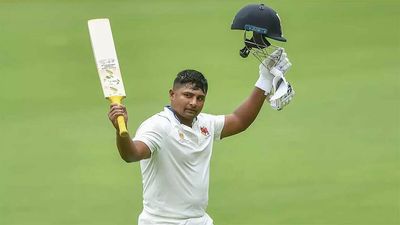 Ranji Trophy Final: Sarfaraz's defiant century propels Mumbai to 374, MP finish Day 2 at 123/1