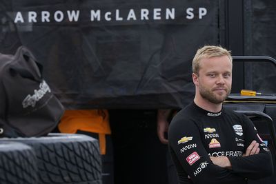 Rosenqvist extends McLaren stay, either IndyCar or Formula E possible