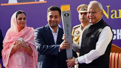 Chandigarh welcomes Chess Olympiad Torch in style