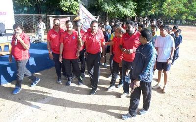 Former hockey captain leads Olympic Day Run